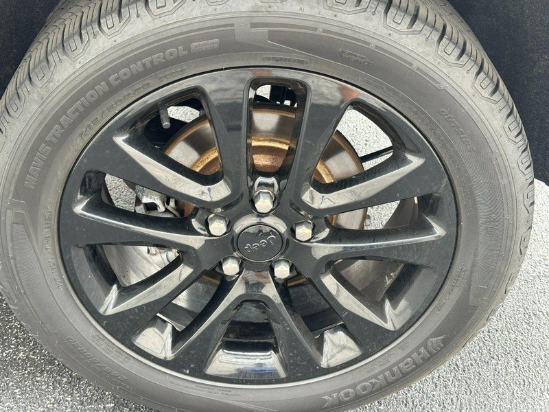 Used 2020 Granite Crystal Metallic Clearcoat Jeep Altitude 4x4 image 7