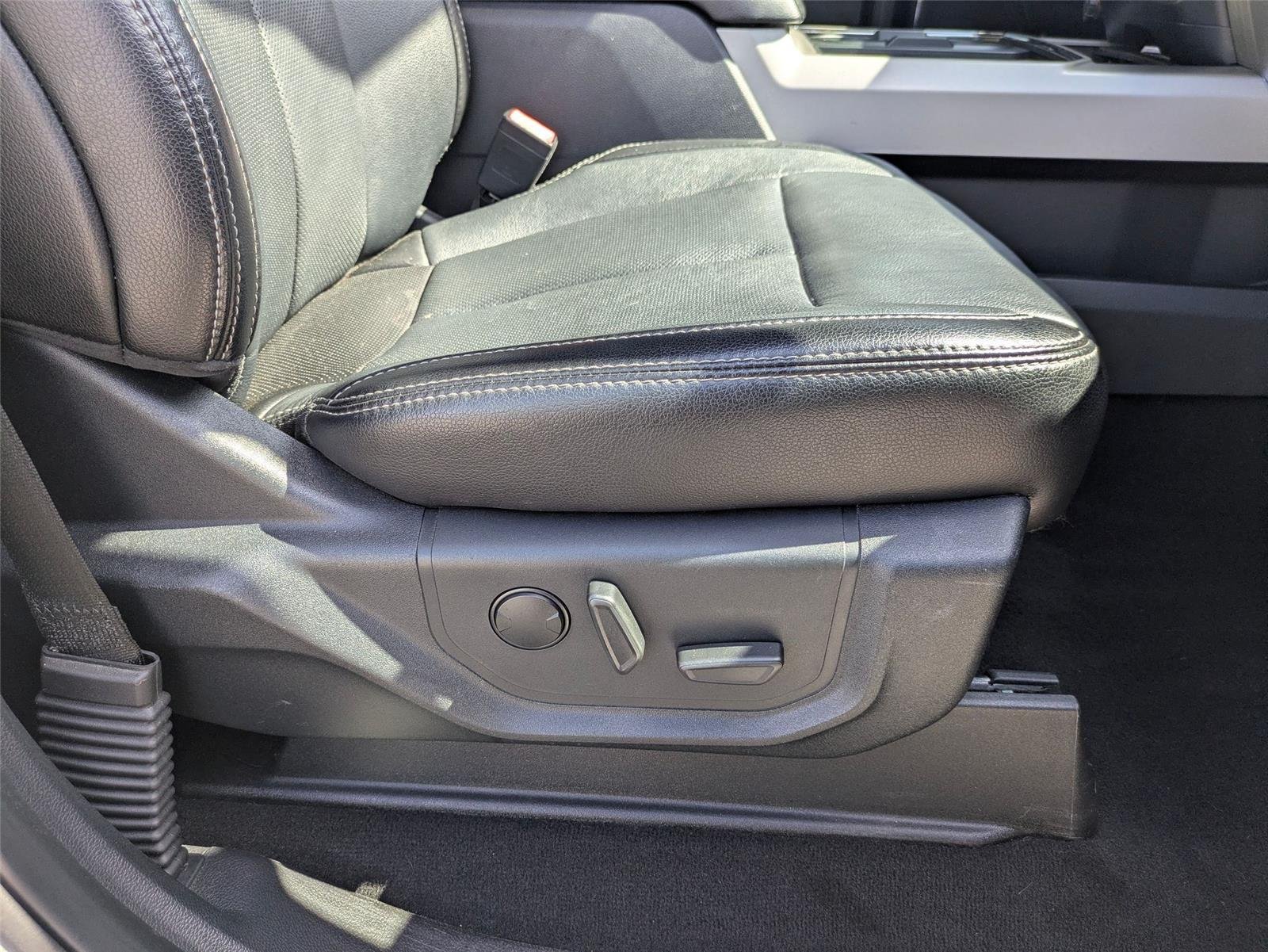 Used 2020 Iconic Silver Metallic Ford LARIAT image 37