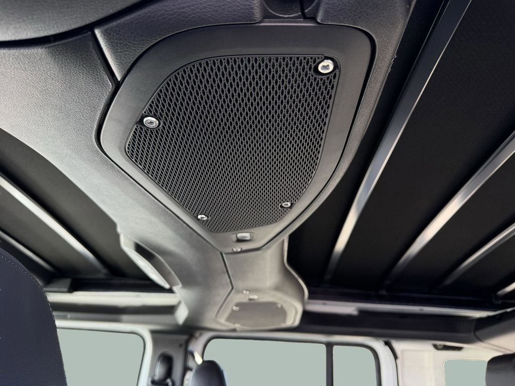 2025 Jeep Wrangler 4-Door Sahara - Photo 30