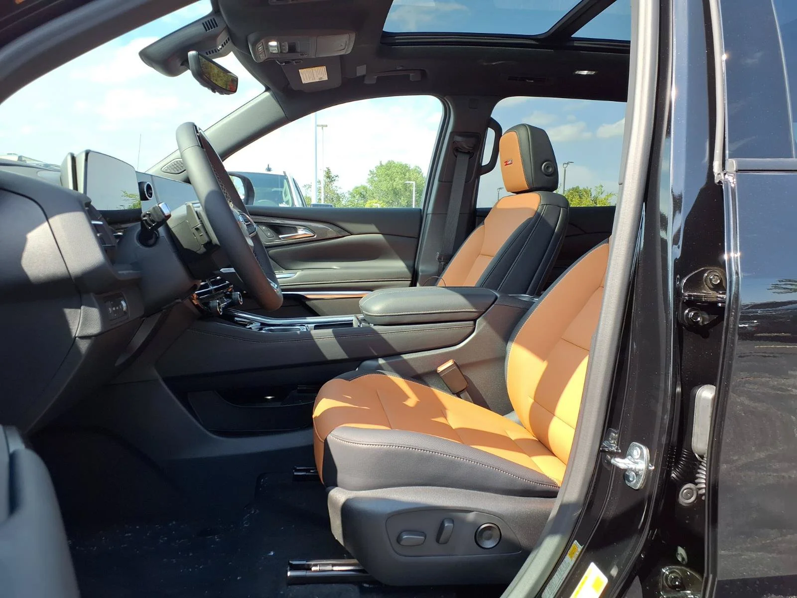 2027 Chevrolet Traverse Z71 - Photo 11