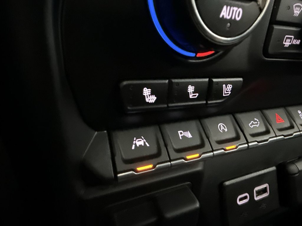 Used 2020 Black Chevrolet High Country image 31