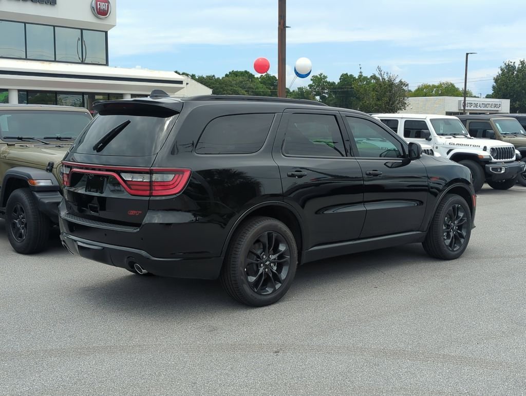 New 2026 Diamond Black Clear-Coat Exterior Paint Dodge GT Plus image 7