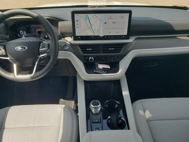 New 2026 White Ford Platinum image 17