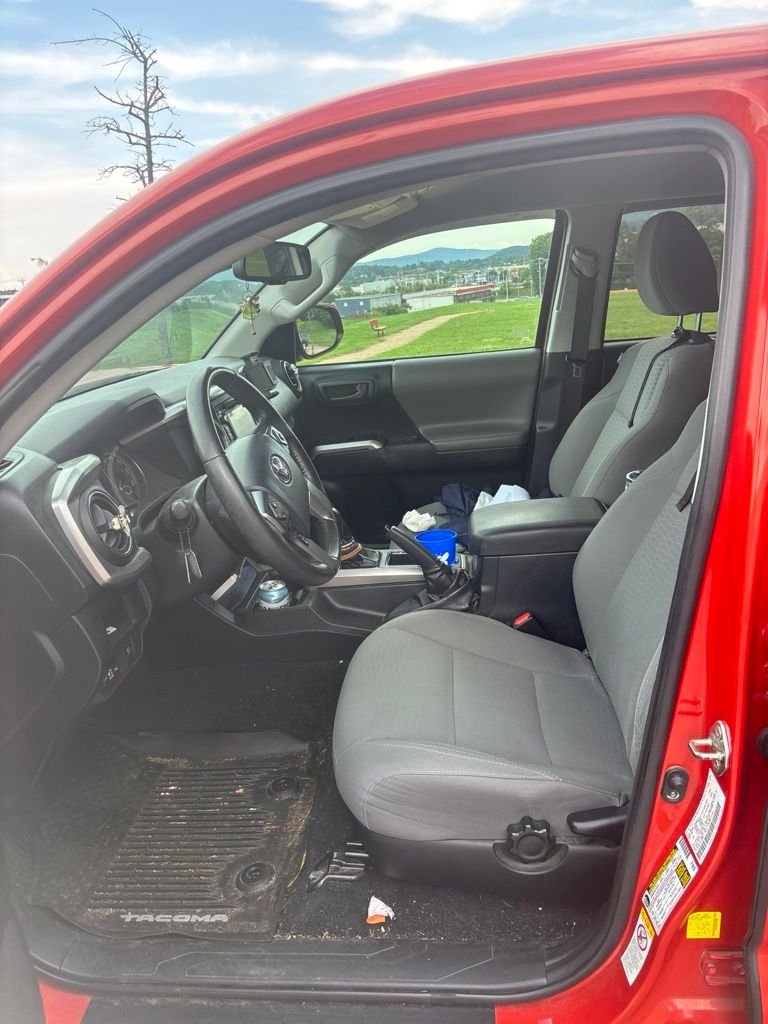 Used 2018 Red Toyota SR5 image 5