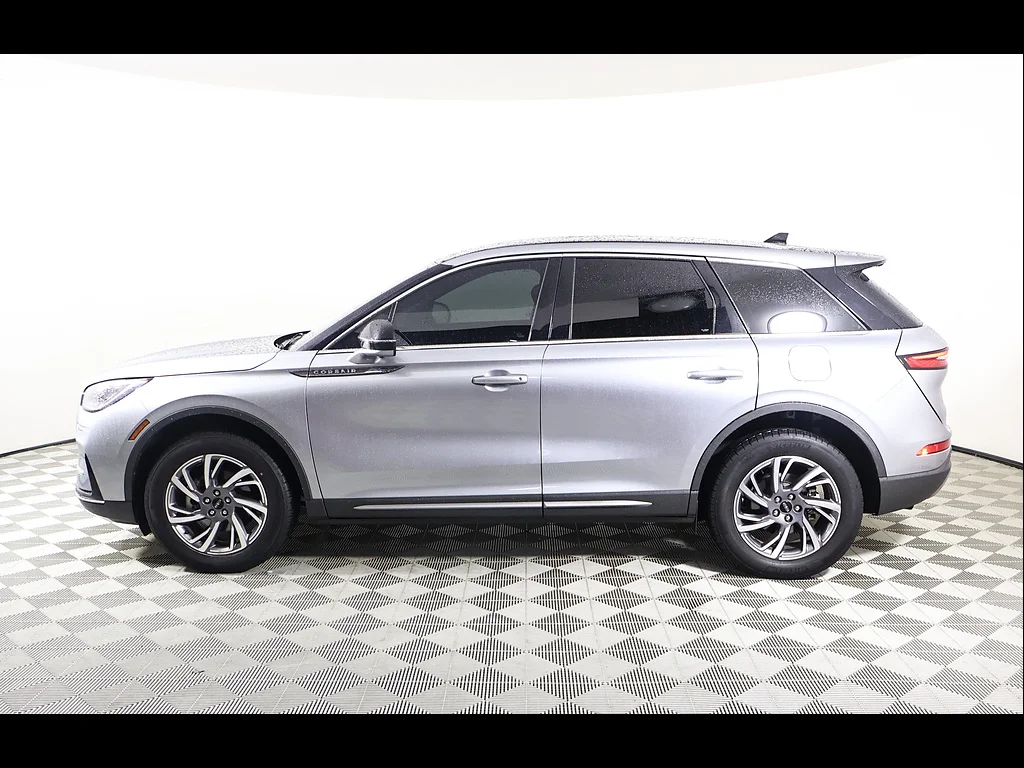 Used 2023 Silver Radiance Lincoln Standard image 3
