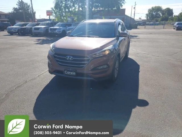 Used 2016 Beige Hyundai Eco image 2