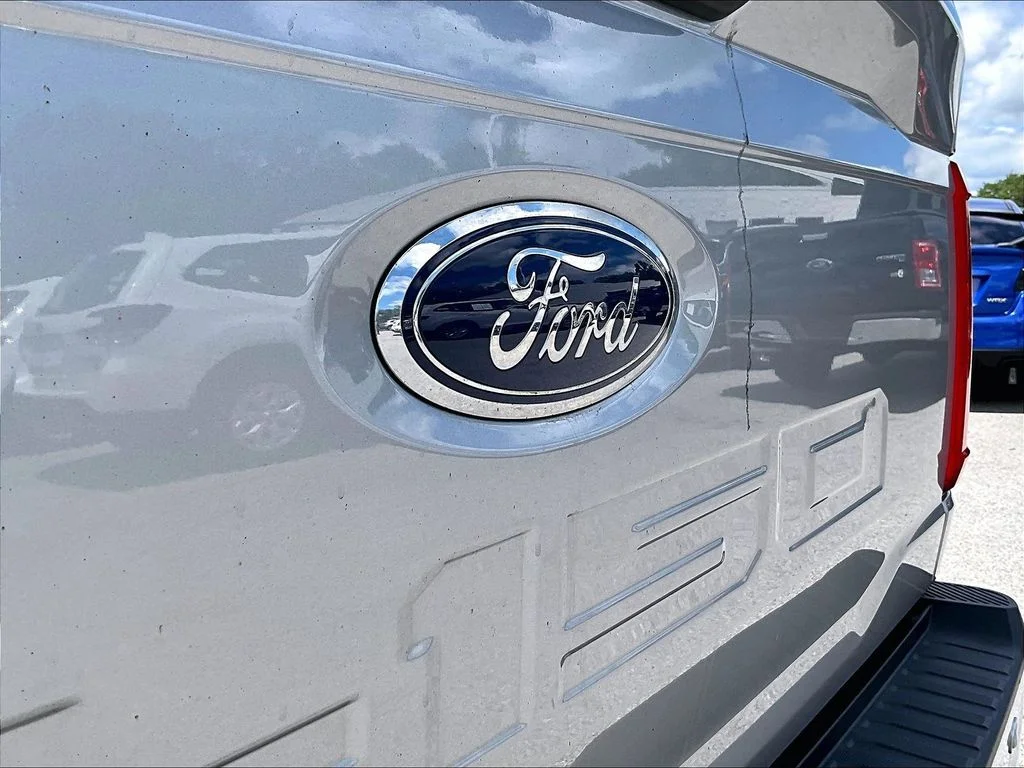 Used 2021 Silver Ford XLT image 8