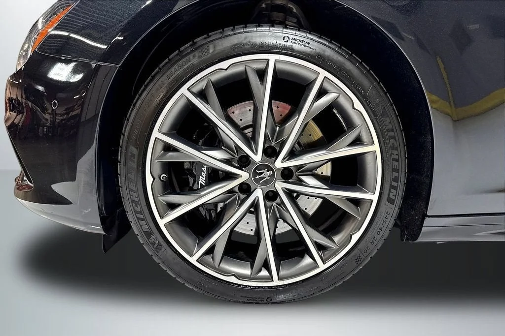 Used 2023 Nero Ribelle Metallic Maserati Modena image 34