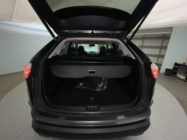 Used 2020 Gray Ford SEL image 23