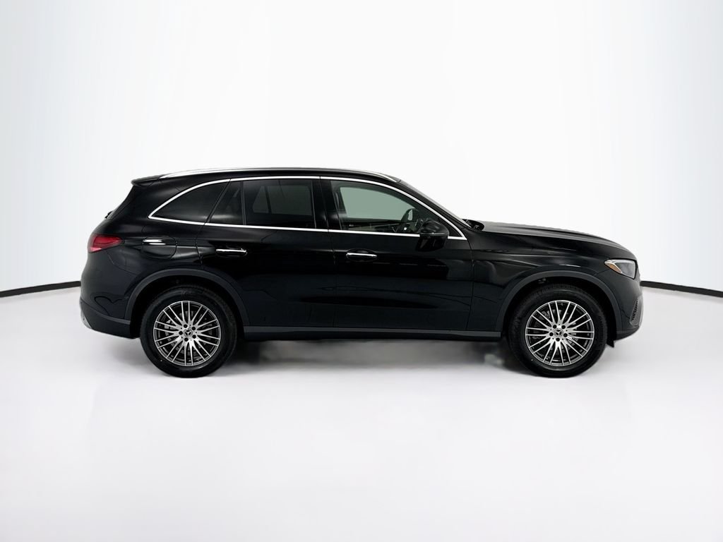 New 2026 Black Mercedes-Benz GLC 300 image 4