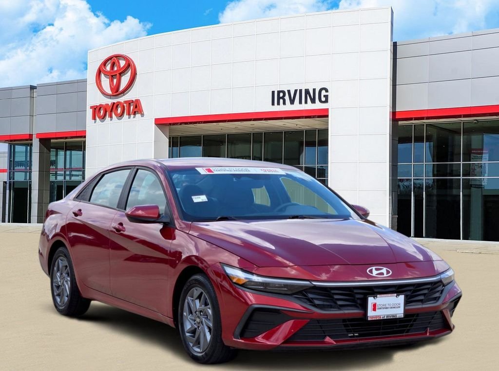 Used 2024 Red Hyundai SEL image 2