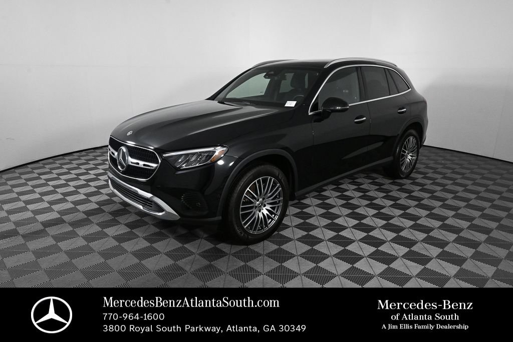 Certified Used 2026  Mercedes-Benz GLC 300 image 1