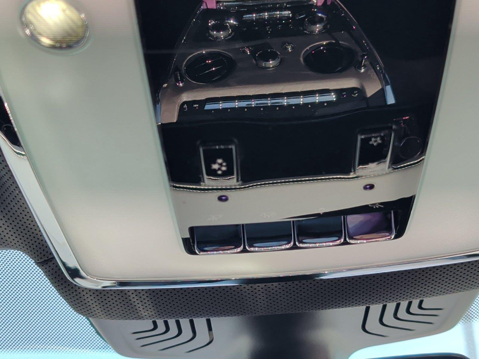 Used 2025 Belladonna Purple Rolls-Royce  image 30