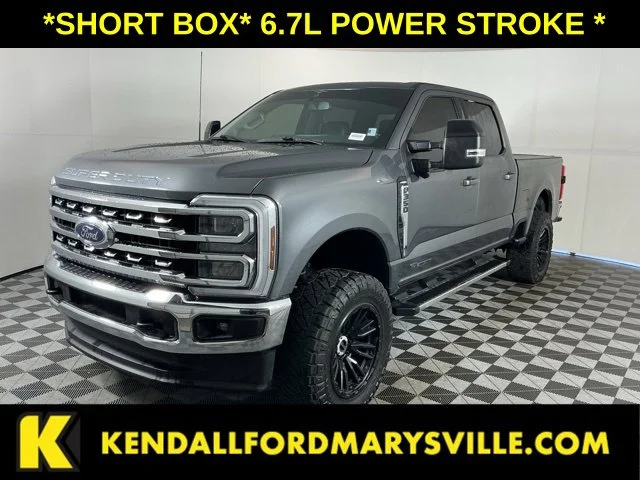 Used 2024  Ford Lariat image 1