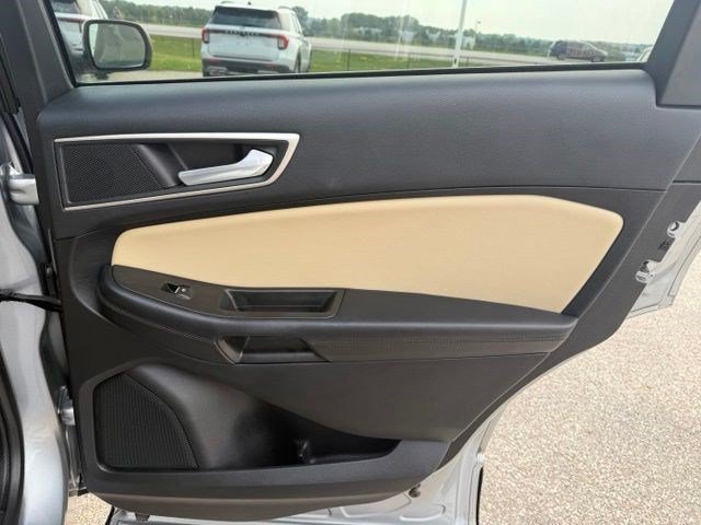 Used 2022 Silver Metallic Ford SEL image 31