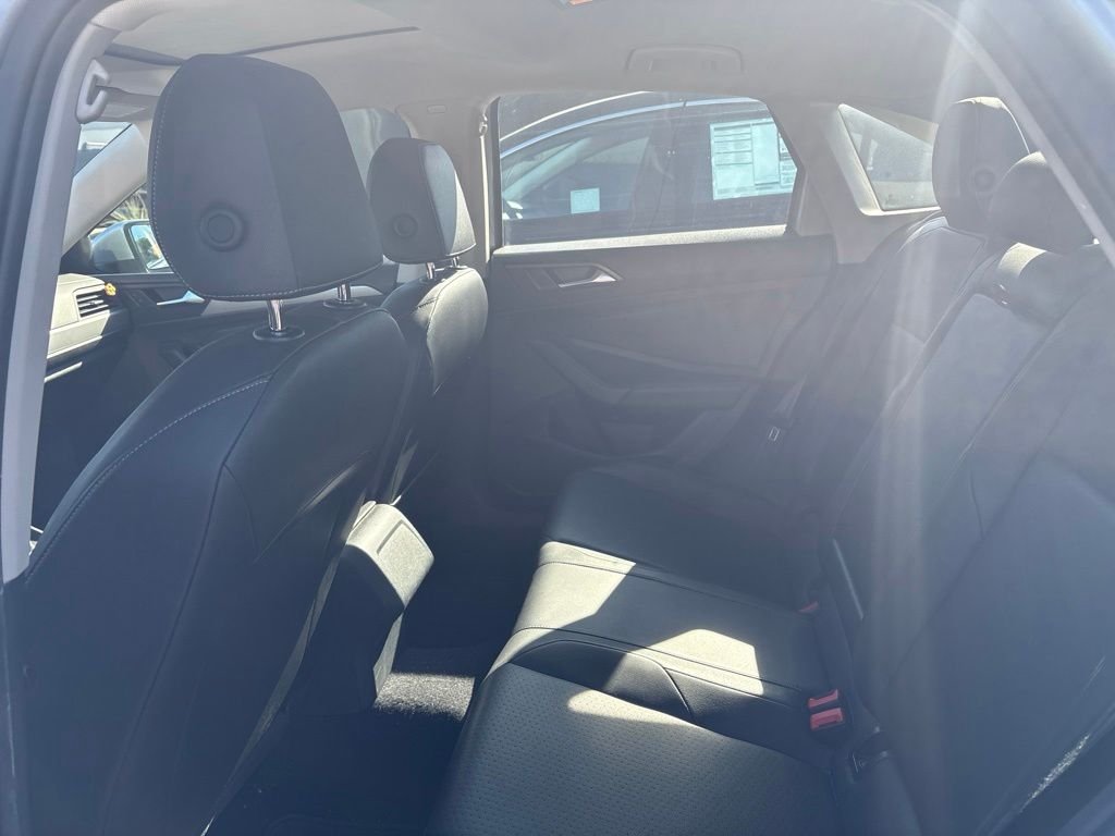 Used 2019 Silver Metallic Volkswagen 1.4T SE image 13