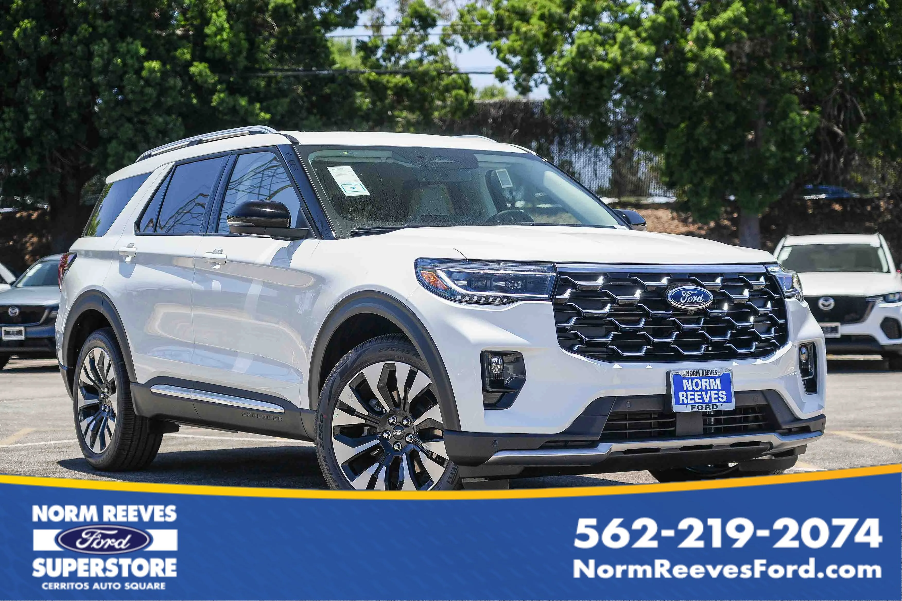 New 2026 Star White Metallic Tri-Coat Ford Platinum™ image 1