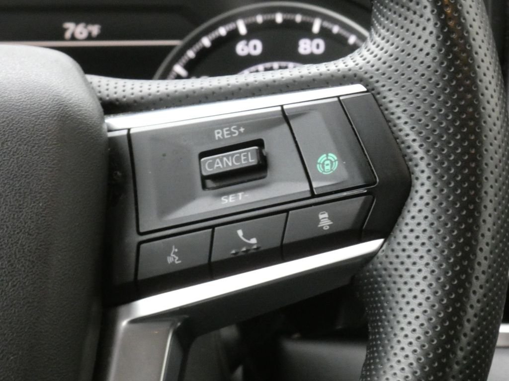 Used 2025 Silver Mitsubishi SE image 17