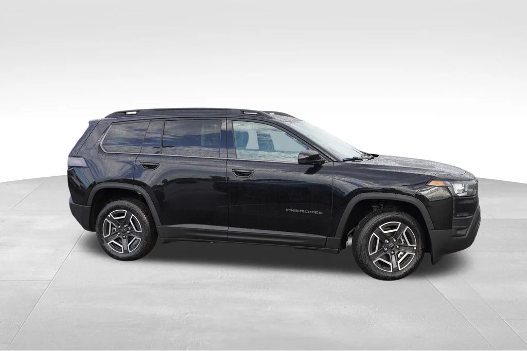New 2026 Diamond Black Crystal Pearlcoat Jeep Limited image 2