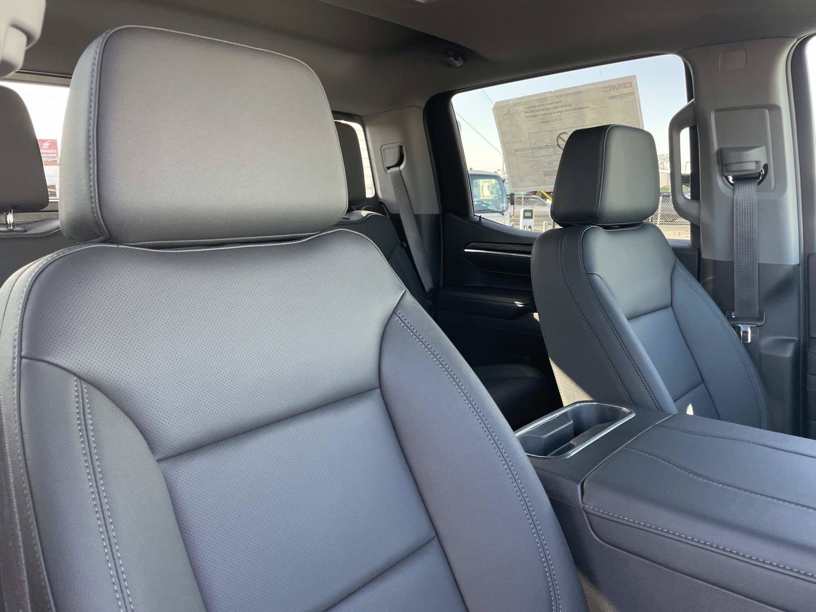 2026 GMC Sierra 1500 SLT - Photo 28