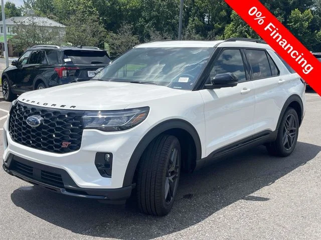 New 2026 Star White Metallic Tri-Coat Ford ST image 5