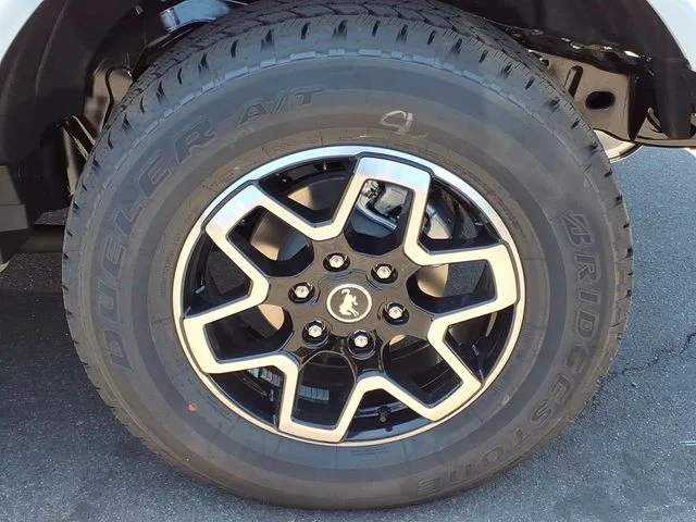 New 2026 Avalanche Gray Ford Outer Banks image 5