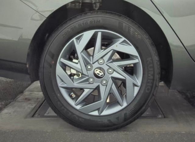 Certified Used 2025 Gray Hyundai Blue image 11