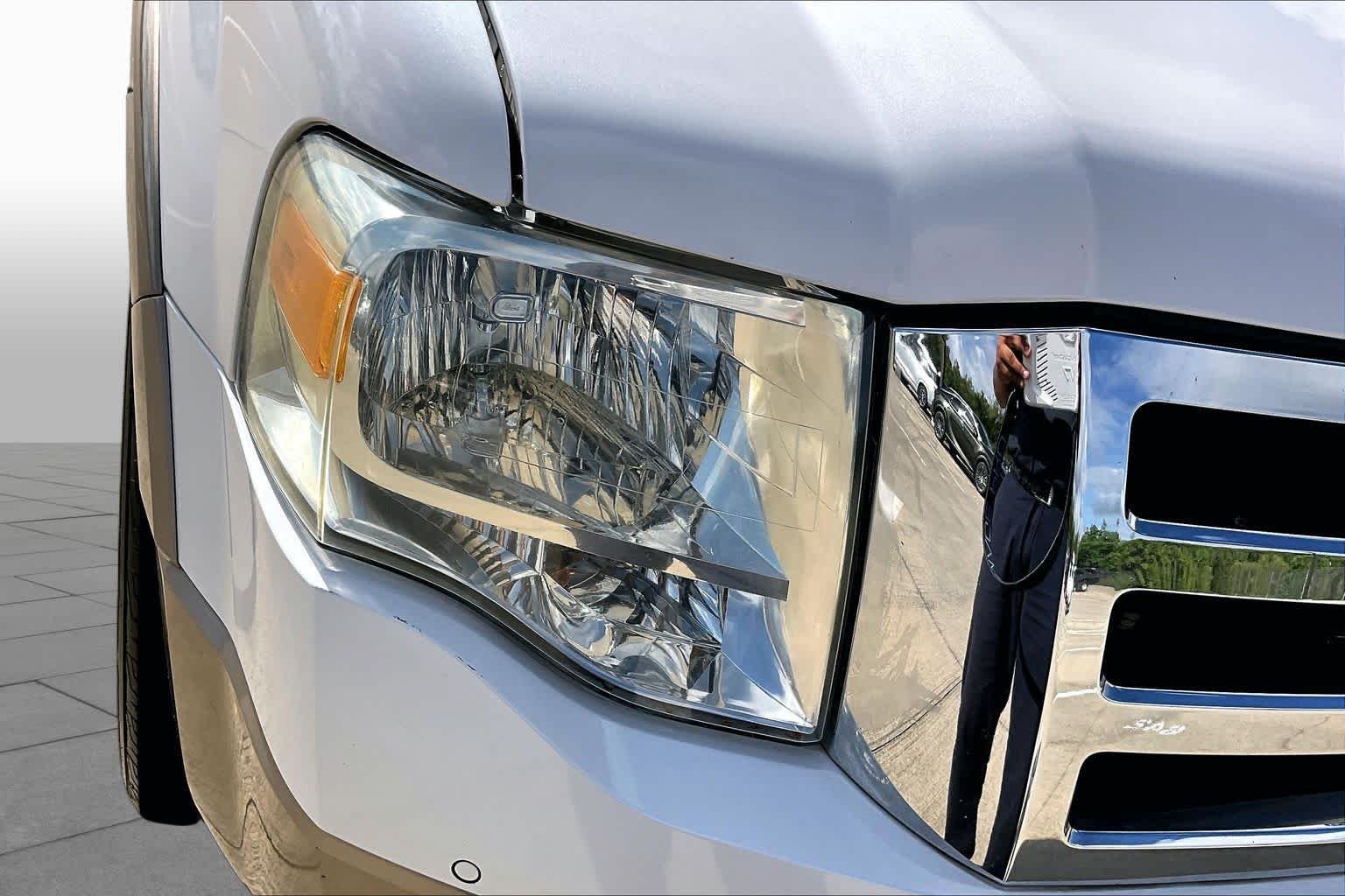 Used 2013 White Platinum Metallic Tri-Coat Ford King Ranch image 28