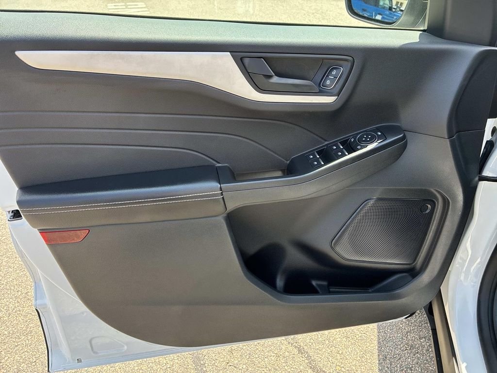 Used 2022 White Ford SE image 20