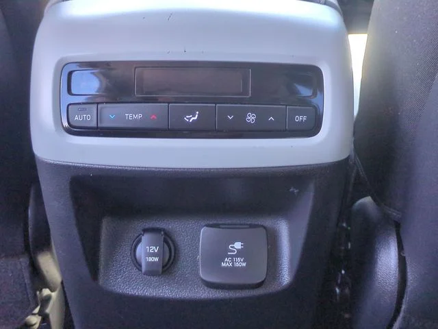 Used 2021 White Hyundai SEL image 27
