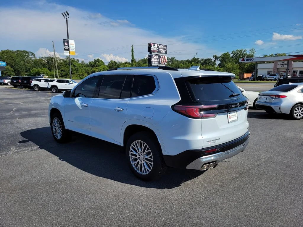 Used 2026 Glacier White Tricoat GMC Denali image 3