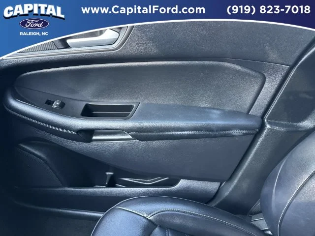 Used 2020 Gray Ford SEL image 29