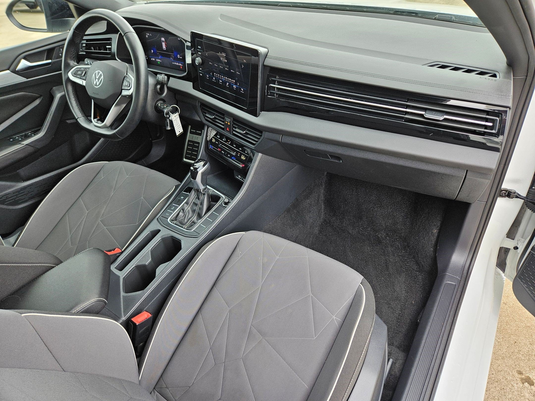 Used 2025 White Volkswagen Sport image 28