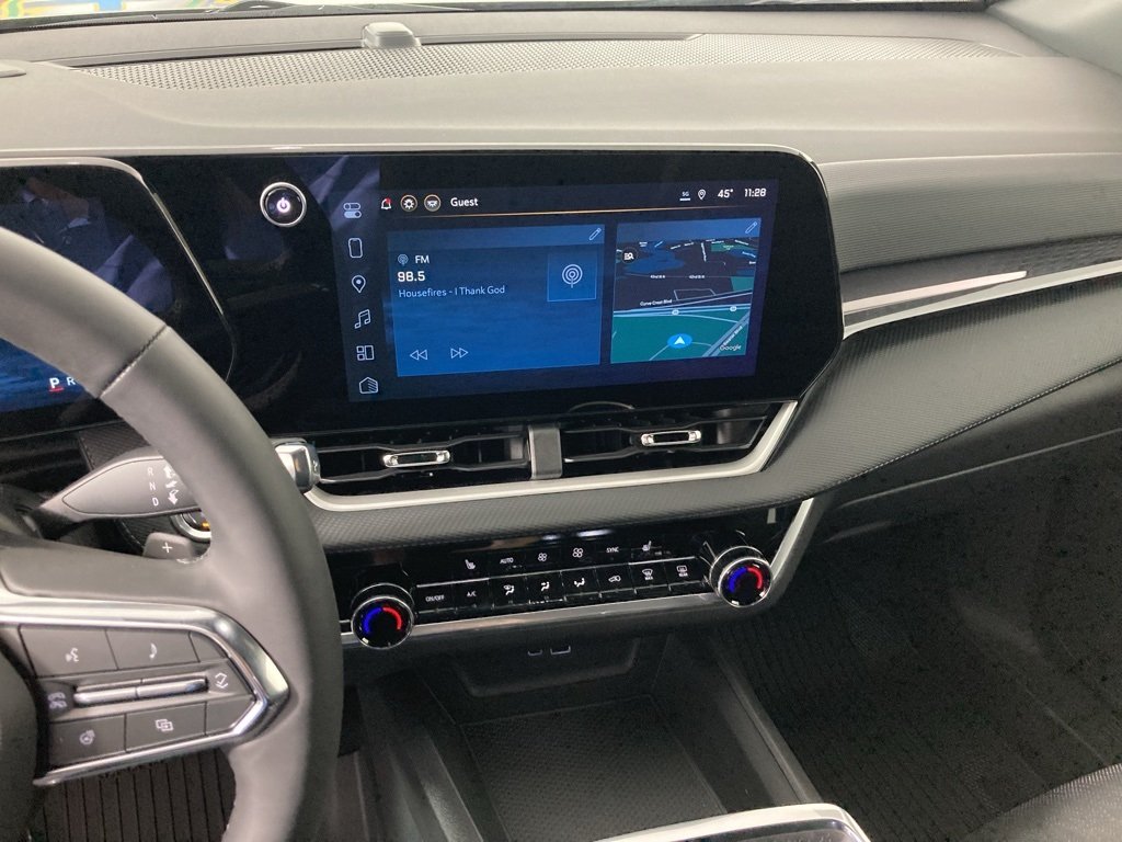 2026 Chevrolet Equinox LT photo 2