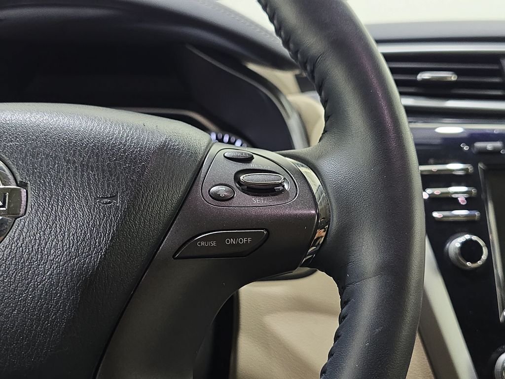 Used 2020 White Nissan Platinum image 21