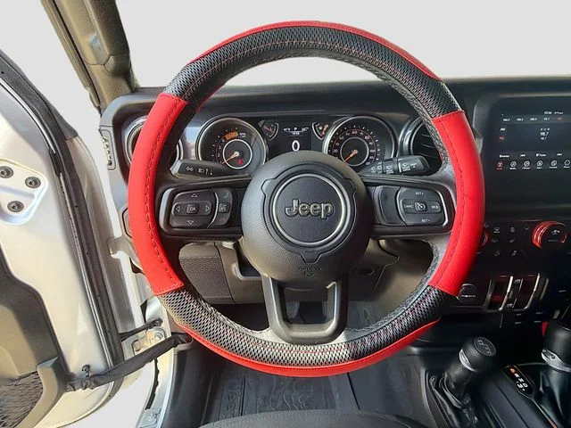 Used 2022 Silver Jeep Unlimited Sport Altitude image 11