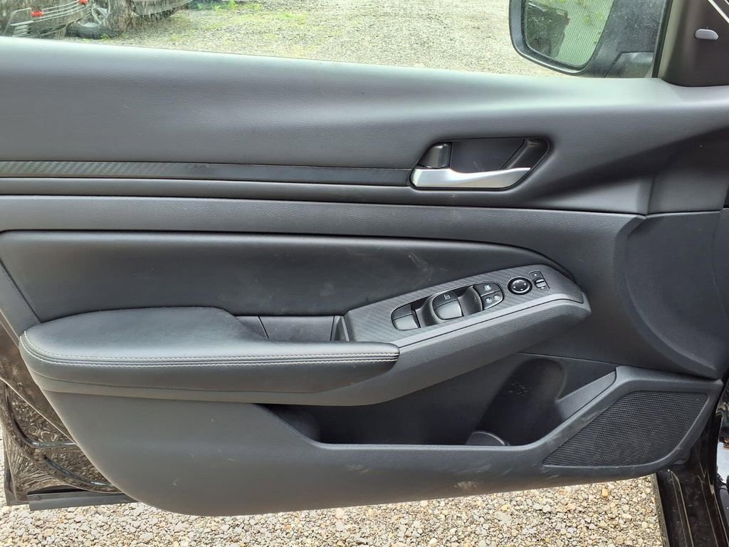 2025 Nissan Altima SV - Photo 15