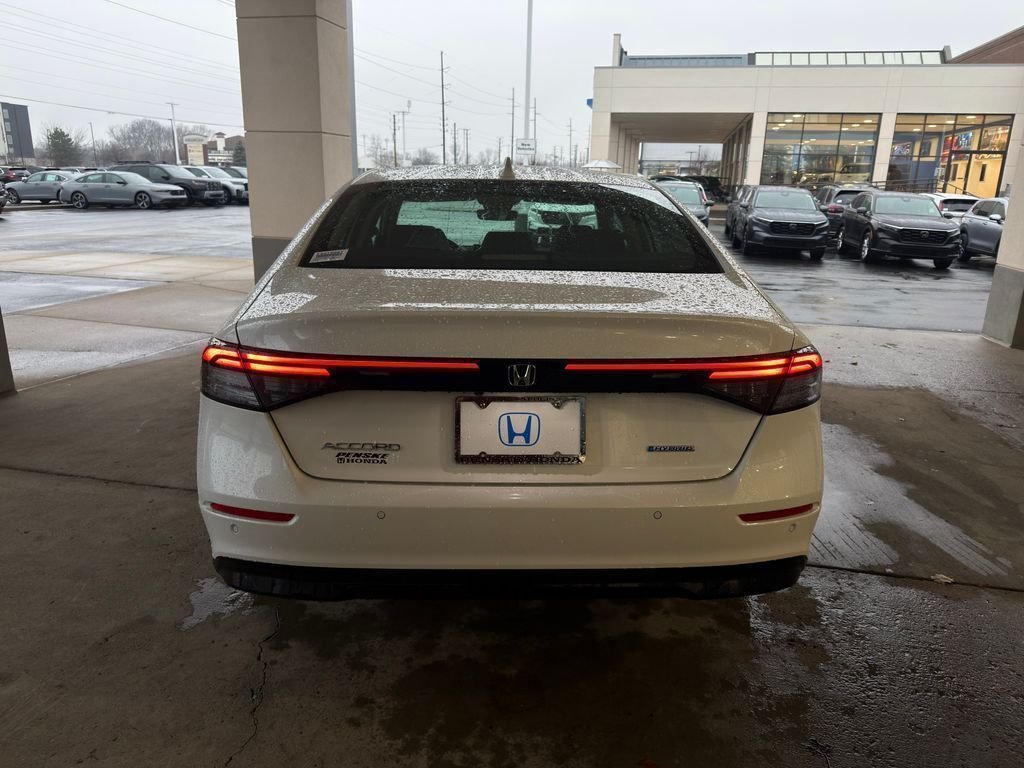 Used 2026 White Honda EX-L image 4