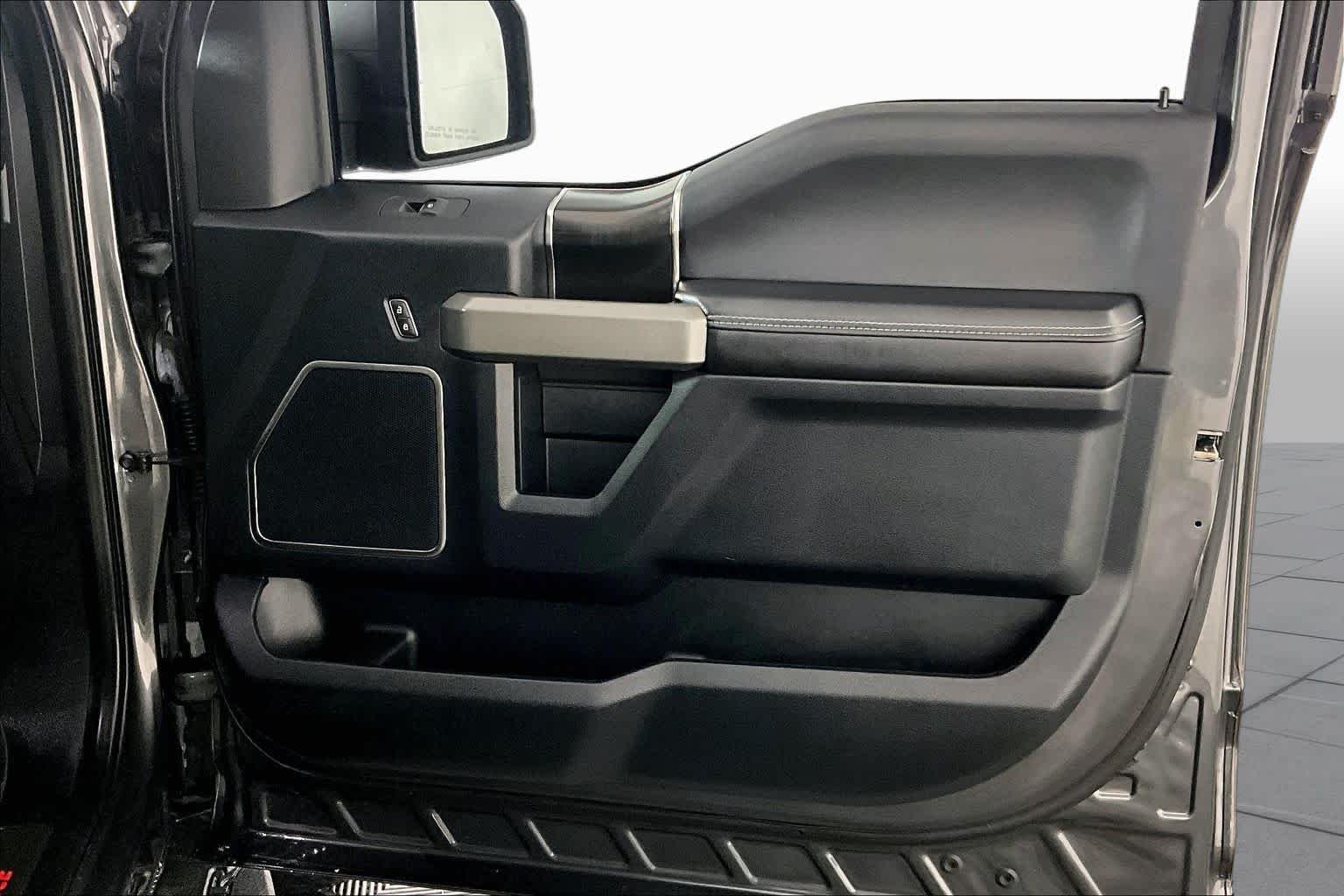 2019 Ford F-150 Raptor - Photo 22