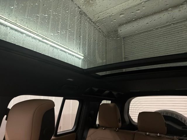 New 2026 Santorini Black Land Rover X-Dynamic SE image 38