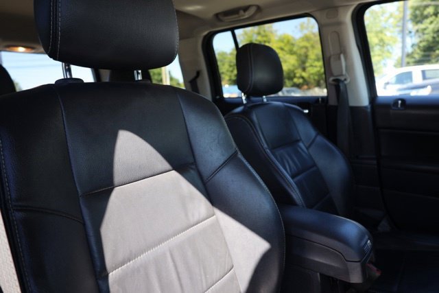 Used 2016 Black Jeep Latitude image 37
