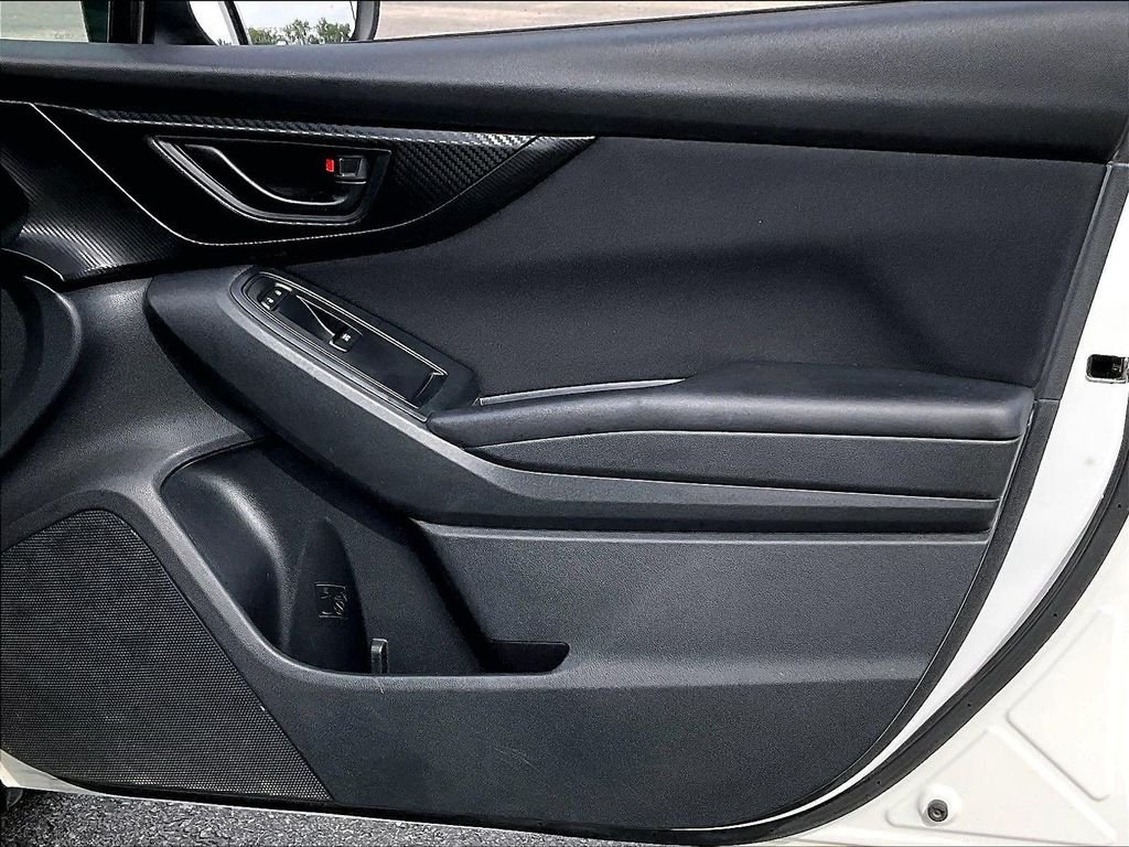 Used 2019 White Subaru 2.0i image 26