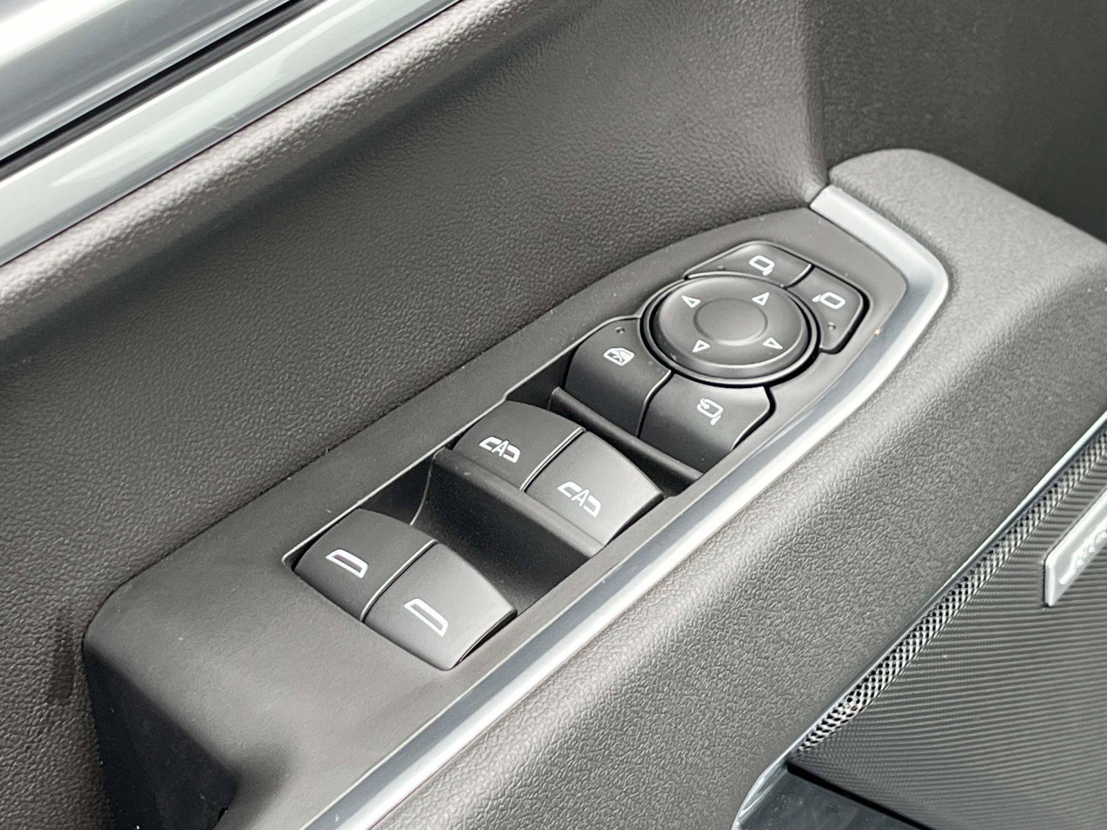 2026 GMC Sierra 1500 SLT - Photo 23