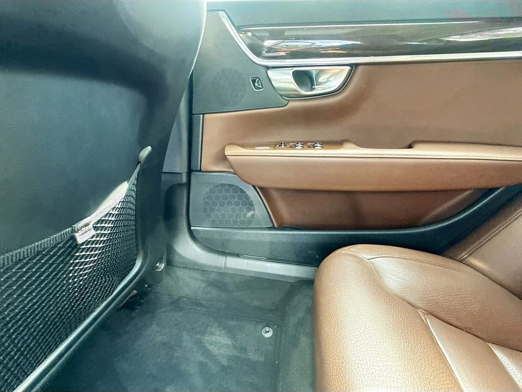 Used 2019  Volvo T5 Momentum image 28