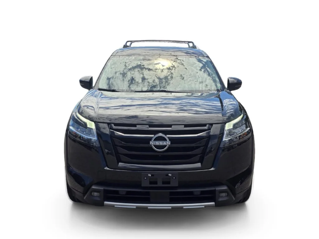 Used 2023 Black Nissan SL image 2