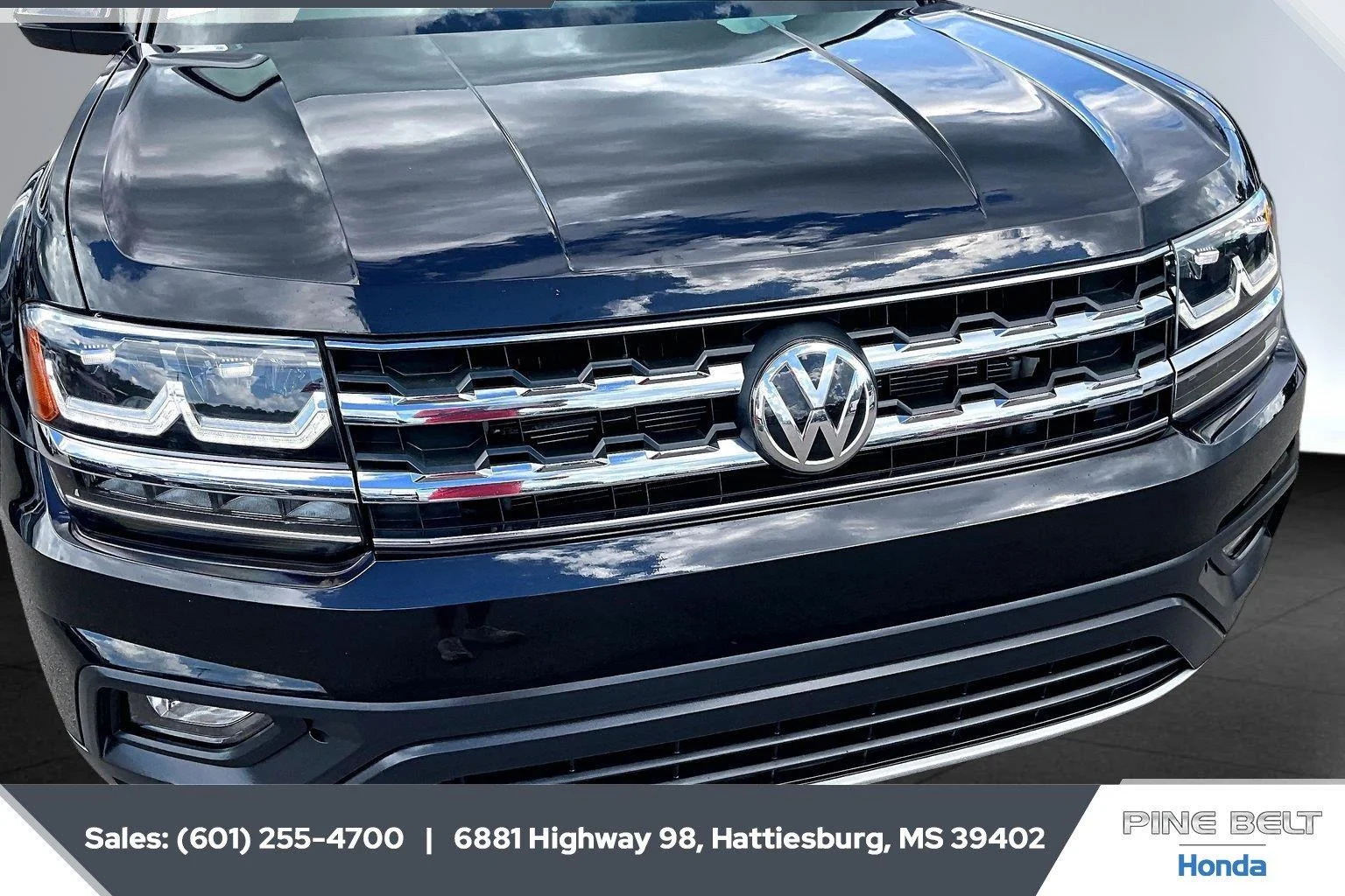 Used 2018 Deep Black Pearl Volkswagen 3.6L V6 SE image 22