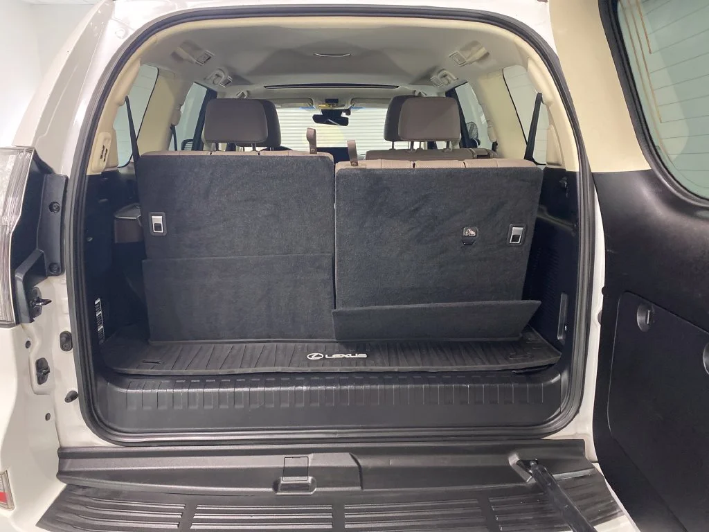 Used 2022  Lexus 460 image 8