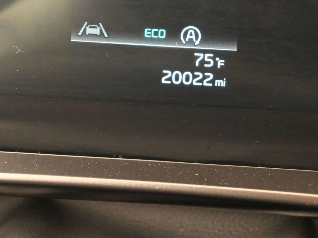 Used 2025 Glacial White Pearl Kia LX image 33