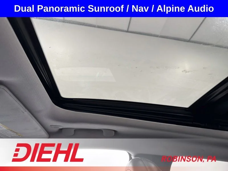 Used 2022 Silver Jeep Trailhawk image 39
