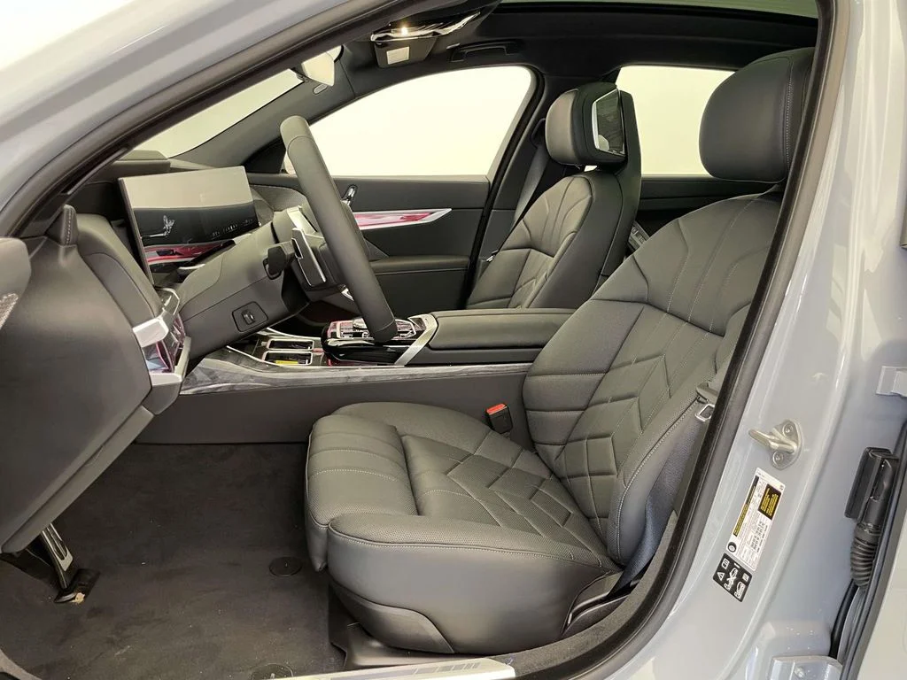 2026 BMW 7 Series 740i - Photo 13